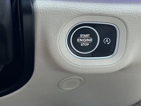 Used 2024 Mercedes-Benz GLE 350 4MATIC image 23