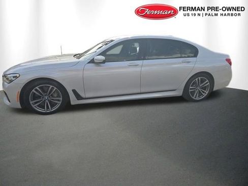 Used 2019 BMW 750i w/ Executive Package RWD image 3