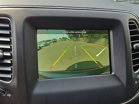 Used 2020 Jeep Compass Latitude AWD/4WD image 19