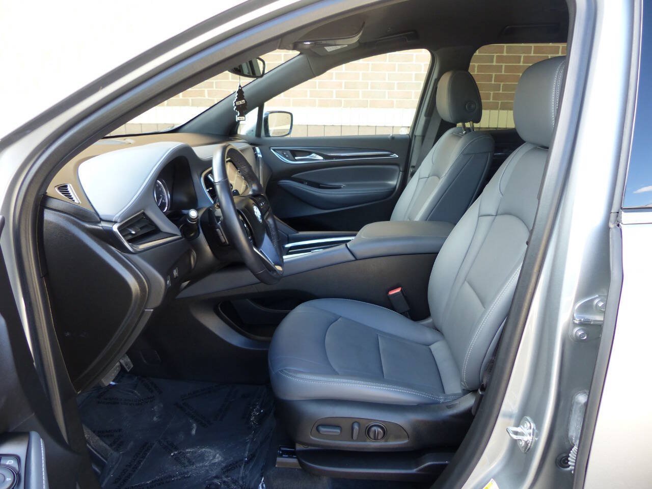 Used 2023 Buick Enclave Essence AWD/4WD image 21