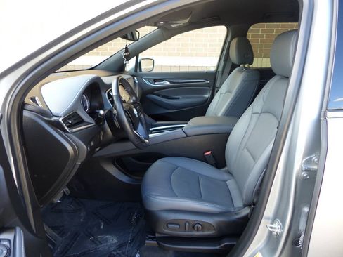 Used 2023 Buick Enclave Essence AWD/4WD image 21