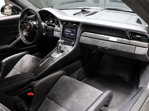 Certified 2018 Porsche 911 GT2 RS RWD image 30