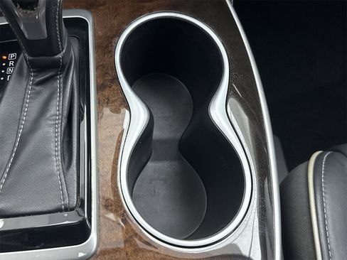 Used 2017 INFINITI QX60 Luxe w/ Deluxe Technology Package image 33