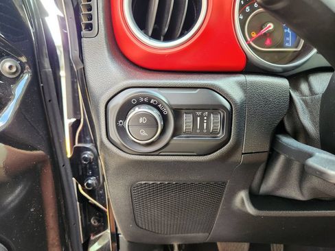 Used 2020 Jeep Gladiator Rubicon AWD/4WD image 23