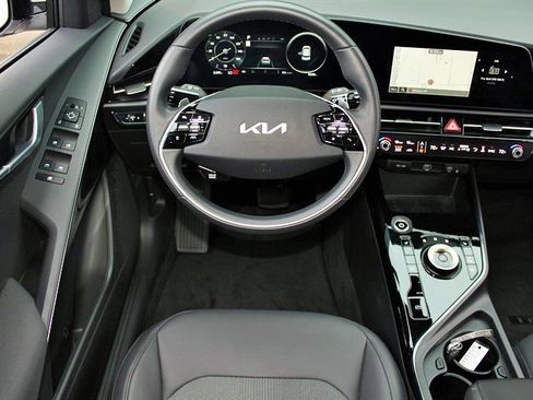 Used 2023 Kia Niro Wind image 2