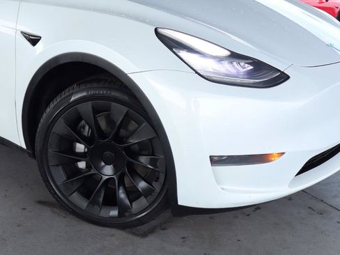Used 2023 Tesla Model Y Long Range AWD/4WD image 4