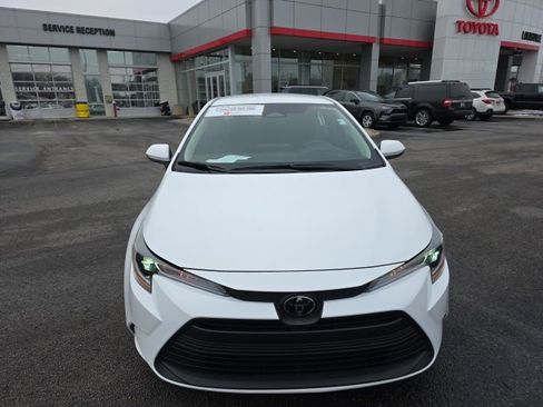 Certified 2024 Toyota Corolla LE image 2