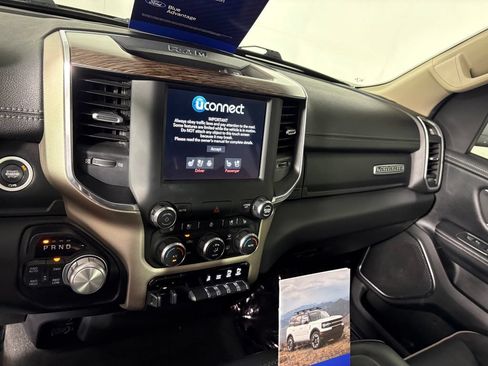 Used 2019 RAM 1500 Laramie AWD/4WD image 18