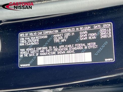 Used 2024 Volvo XC40 B5 Core image 41