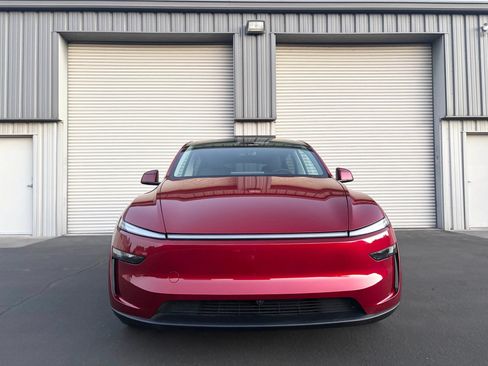 Used 2026 Tesla Model Y Long Range RWD image 6