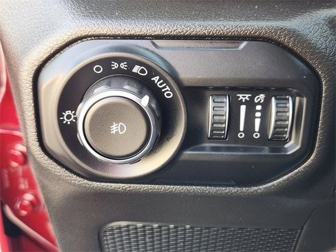 Used 2022 Jeep Wrangler Unlimited Sahara w/ Cold Weather Group image 21