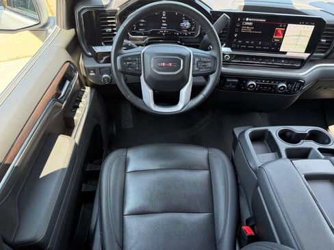 Used 2025 GMC Sierra 1500 SLT RWD image 9