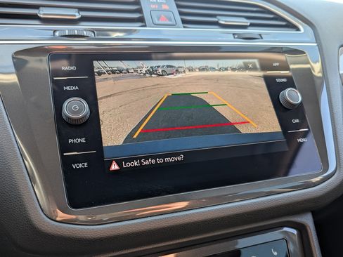 Certified 2024 Volkswagen Tiguan SE image 29