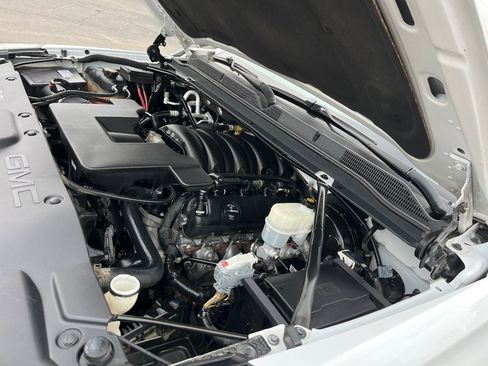 Used 2019 GMC Yukon XL SLE w/ SLE Value Package image 43