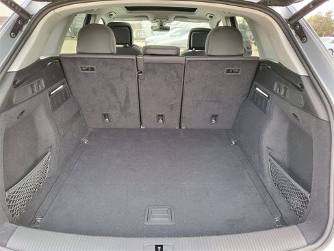 Certified 2025 Audi Q5 2.0T Premium Plus w/ Premium Plus Package image 9