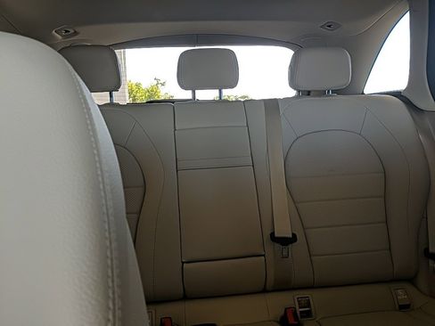 Used 2022 Mercedes-Benz GLC 300 4MATIC image 28