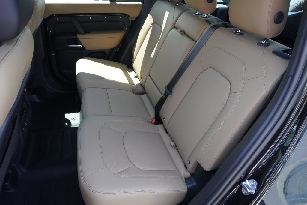 New 2026 Land Rover Defender 110 S AWD/4WD image 30