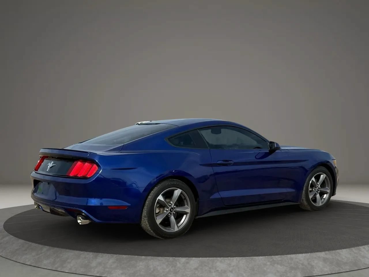 Used 2015 Ford Mustang Coupe w/ Equipment Group 051A RWD image 9