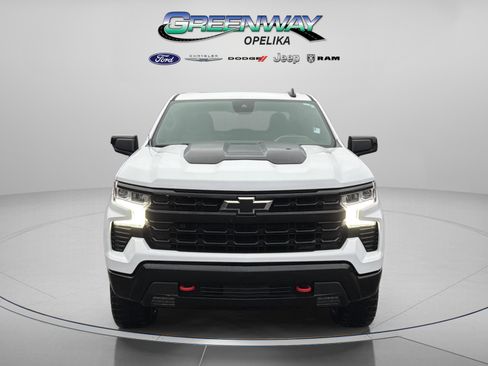 Used 2024 Chevrolet Silverado 1500 LT Trail Boss w/ Convenience Package II image 2