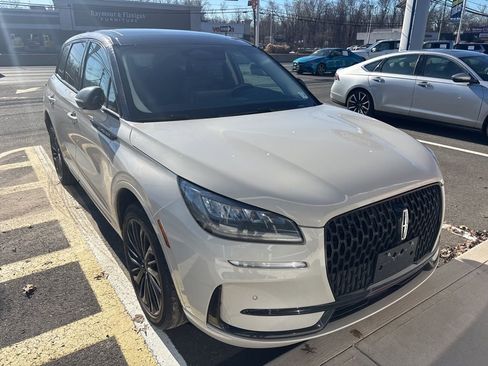 Certified 2023 Lincoln Corsair Standard w/ Equipment Group 101A image 14