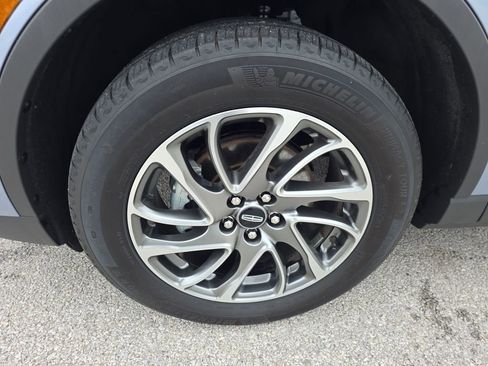 Used 2022 Lincoln Corsair AWD w/ Equipment Group 101A image 10