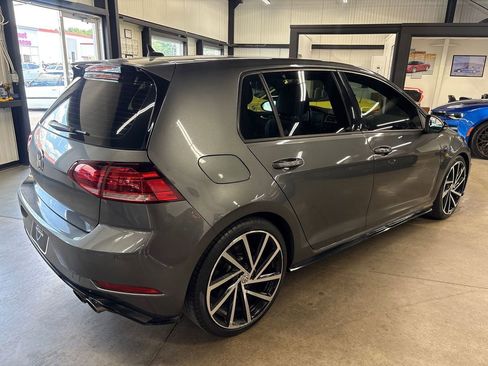 Used 2018 Volkswagen Golf R 4-Door AWD/4WD image 11