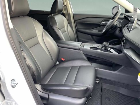 New 2026 Nissan Rogue SV w/ SV Premium Package FWD image 14