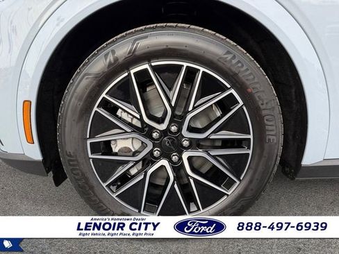 Used 2025 Ford Mustang Mach-E Premium image 9