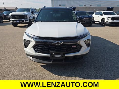 Used 2024 Chevrolet TrailBlazer RS w/ Convenience Package AWD/4WD image 2
