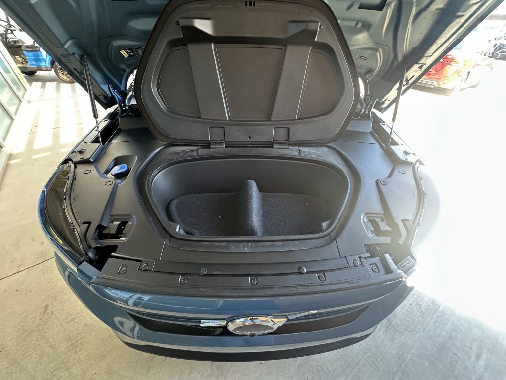 Used 2023 Volvo C40 P8 Recharge Ultimate AWD/4WD image 38