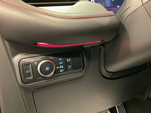 Used 2025 Ford Explorer ST AWD/4WD image 18