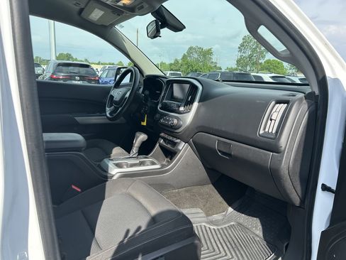 Used 2015 Chevrolet Colorado LT w/ LT Convenience Package AWD/4WD image 9