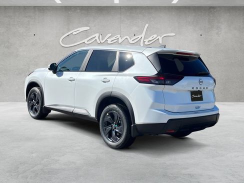 Used 2026 Nissan Rogue SV FWD image 14