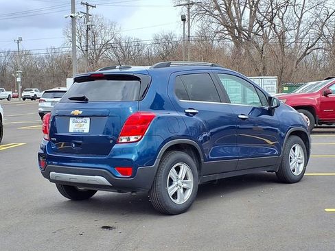 Used 2020 Chevrolet Trax LT w/ LT Convenience Package image 2