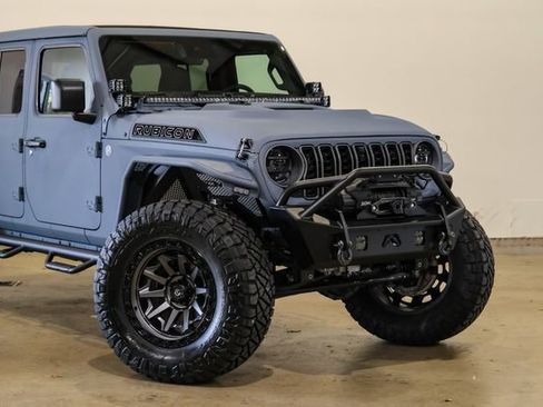 Used 2025 Jeep Wrangler Unlimited Rubicon w/ Technology Group image 8
