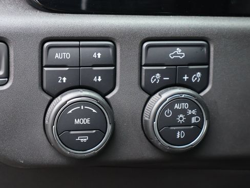 Used 2022 Chevrolet Silverado 1500 RST w/ Convenience Package II AWD/4WD image 13