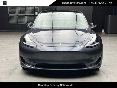 Used 2018 Tesla Model 3 Long Range image 10