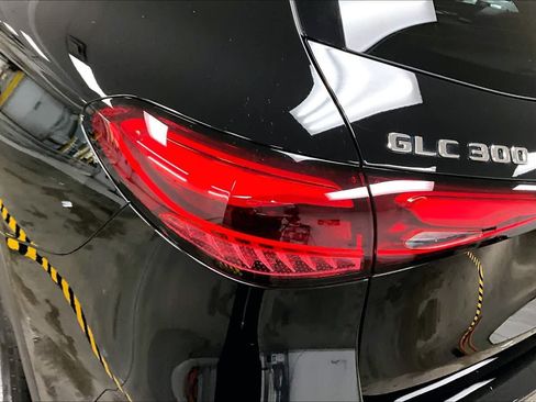 Used 2026 Mercedes-Benz GLC 300 4MATIC image 28