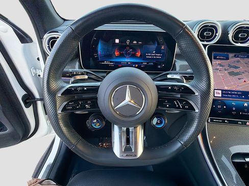 Used 2025 Mercedes-Benz GLC 43 AMG 4MATIC image 37