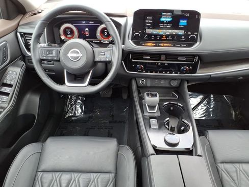 Used 2023 Nissan Rogue Platinum w/ Platinum Premium Package image 12