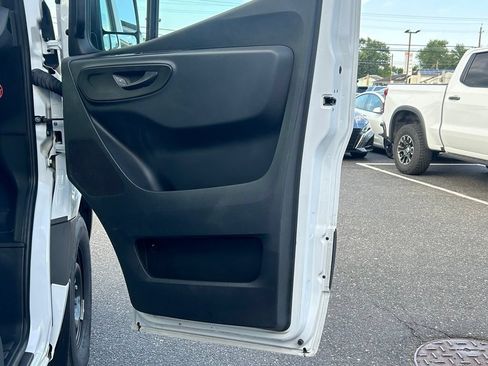 Used 2025 Mercedes-Benz Sprinter 2500 image 9
