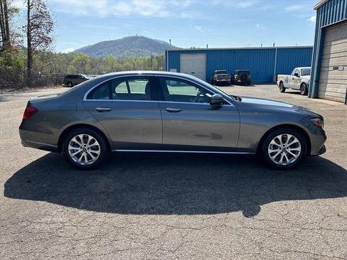 Used 2018 Mercedes-Benz E 300 4MATIC image 6