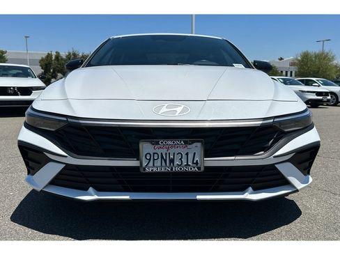Used 2025 Hyundai Elantra Sport FWD image 4
