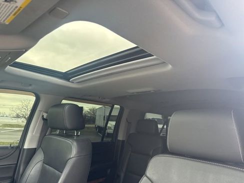 Used 2018 Chevrolet Suburban Premier image 20