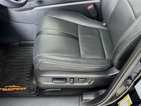 Used 2025 Honda Passport TrailSport image 16