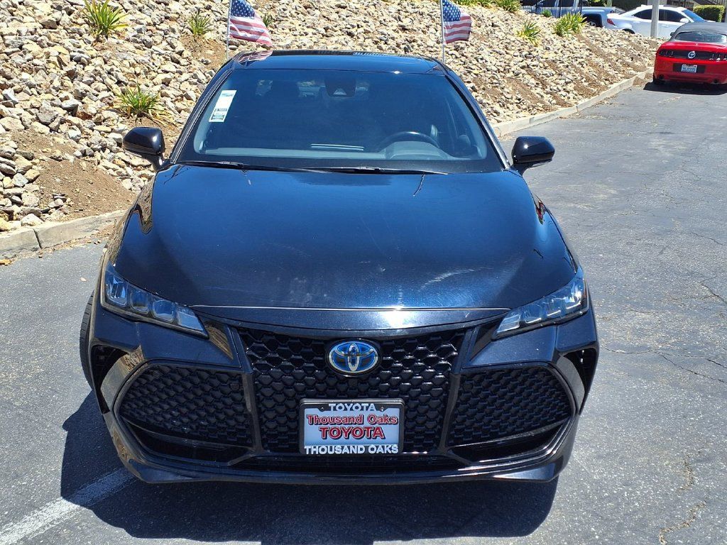 Used 2021 Toyota Avalon XSE FWD image 2