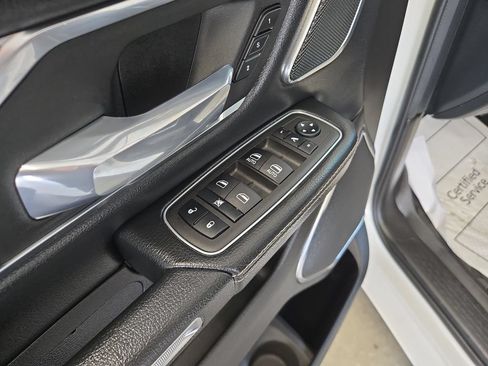 Used 2024 RAM 1500 Laramie AWD/4WD image 13
