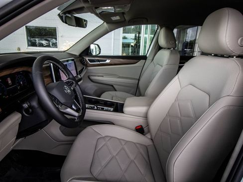 New 2026 Volkswagen Atlas SE FWD image 25