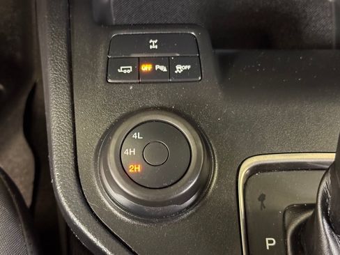 Used 2023 Ford Ranger XLT w/ Equipment Group 302A High AWD/4WD image 40