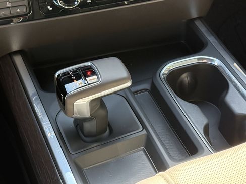 New 2026 GMC Sierra 1500 SLT image 15